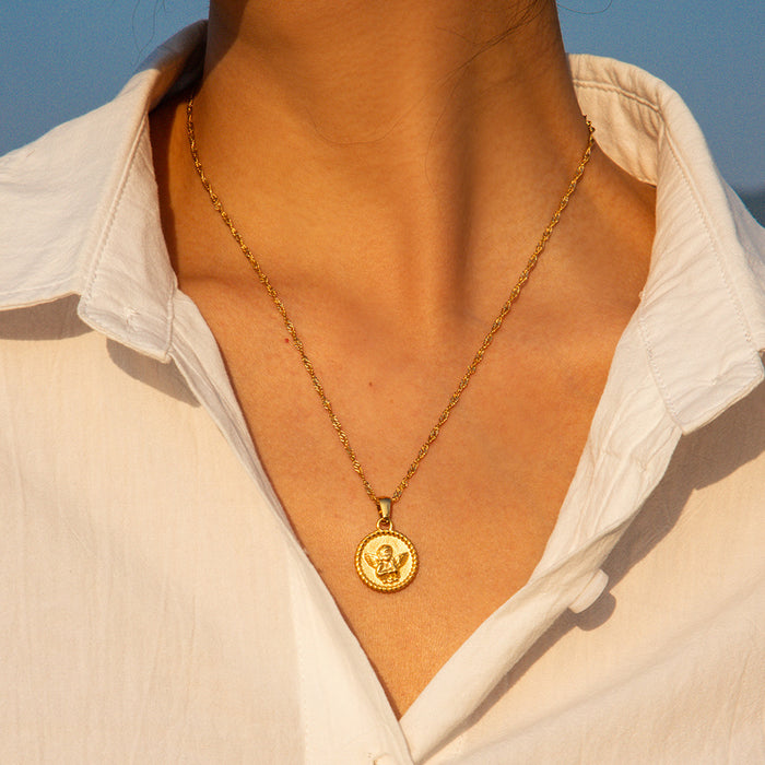 Collar con colgante de media luna de acero inoxidable bañado en oro de 18 quilates: joyería de moda para mujer