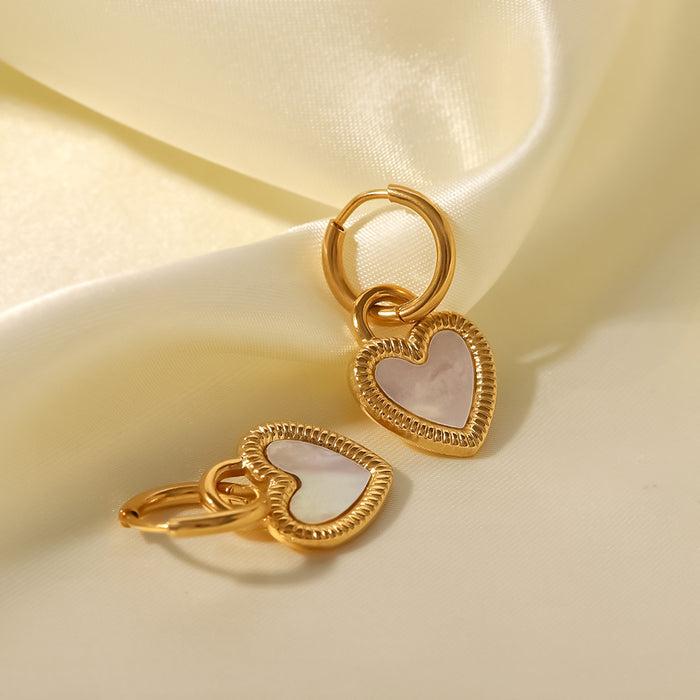 Pendientes colgantes de corazón blanco de acero inoxidable bañados en oro de 18 quilates: joyería de moda