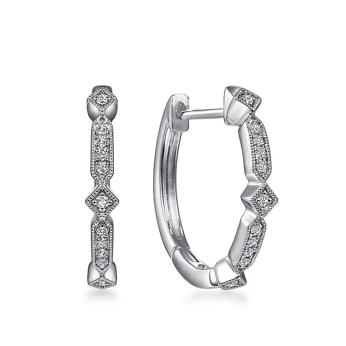 Small diamond-shaped zirconia earrings