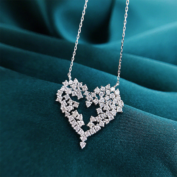 Full diamond heart-shaped necklace, luxurious micro-inlaid simulated zircon