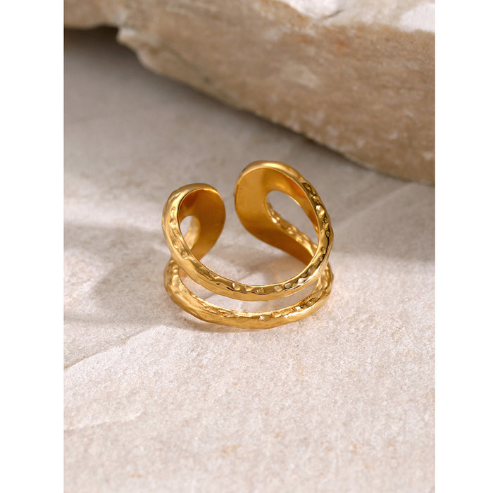 Anillo ajustable de acero inoxidable chapado en oro de 18 quilates con patrones huecos