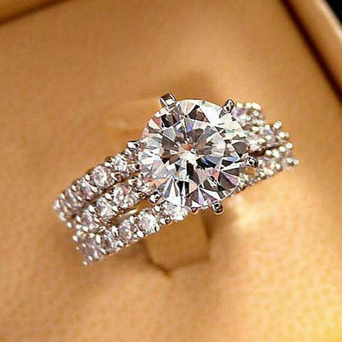 Anillo de diamantes con microincrustaciones de tres capas Anillo de estilo europeo y americano con propuesta de amor de tres vidas