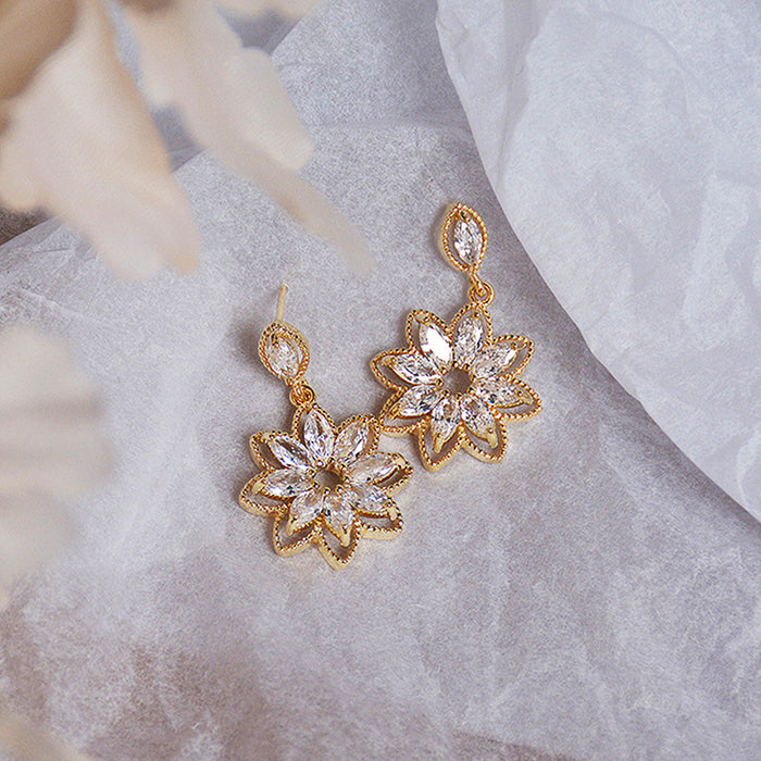 Micro-inlaid zircon crystal flower earrings vintage earrings