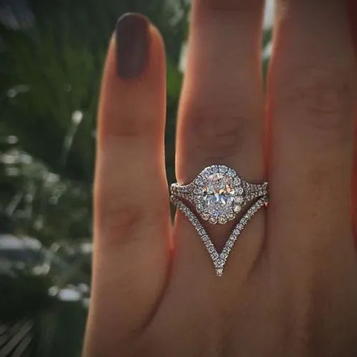 Propose with a dazzling V-shaped ring