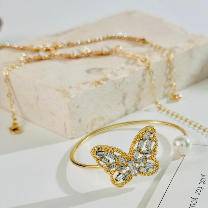 Conjunto de pulseras de mariposas con diamantes de imitación de lujo y detalle de perlas: conjunto de tres piezas