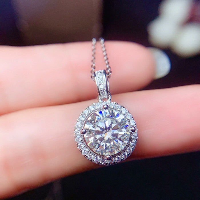 Round Imitation Moissanite Pendant Light Luxury Necklace