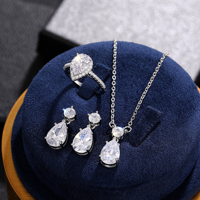 Super sparkling temperament suit teardrop-shaped light luxury earrings and necklaces