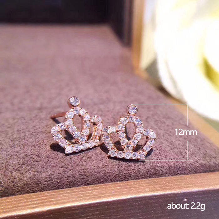 Mini crown earrings for students