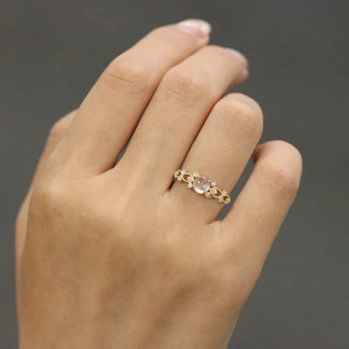 Imitation moonstone ring retro romantic index finger ring exquisite egg-shaped female ring