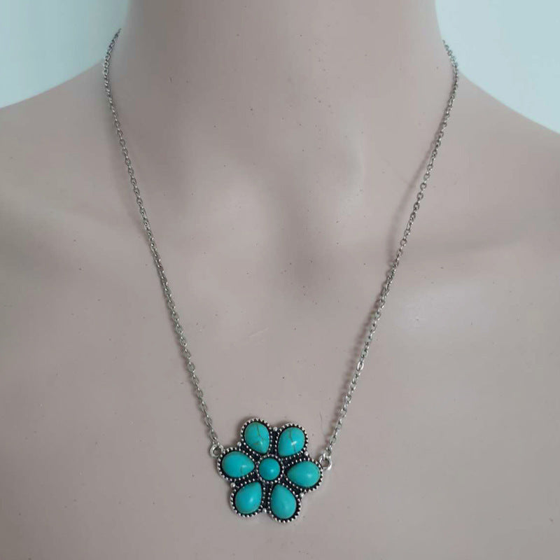 Vintage Fashion Necklace with Unique Pendant