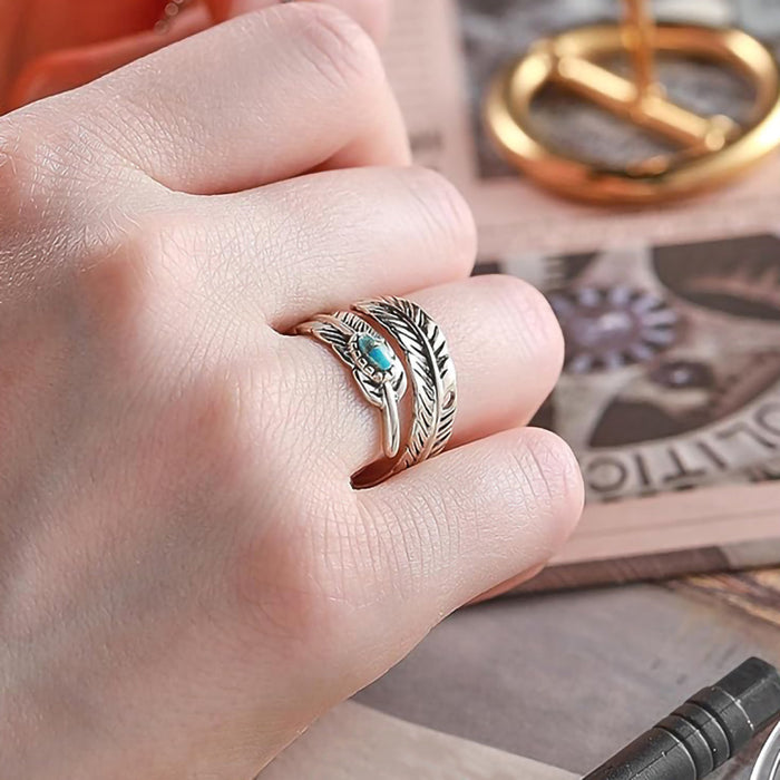 Vintage Bohemian style ring inlaid with feathers adjustable single ring