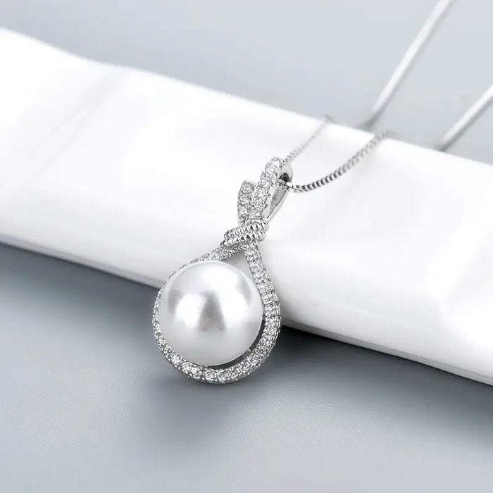 Imitation Pearl Round Hollow Pendant Necklace Classic Women's Necklace