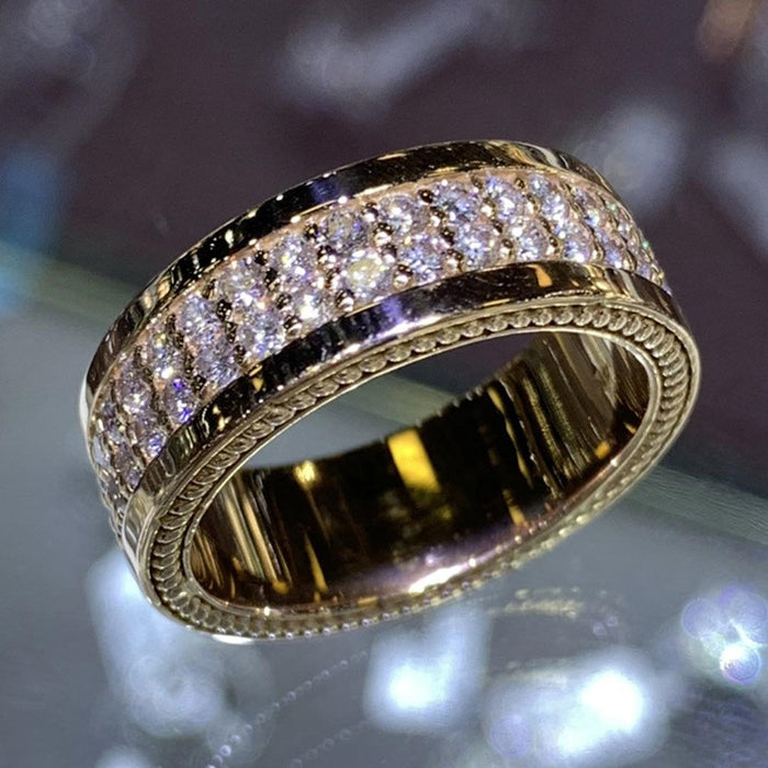 Anillo de compromiso con ocho corazones y circonitas de estilo popular con brazos retorcidos