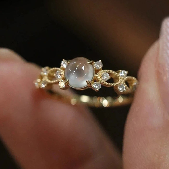 Imitation moonstone ring retro romantic index finger ring exquisite egg-shaped female ring