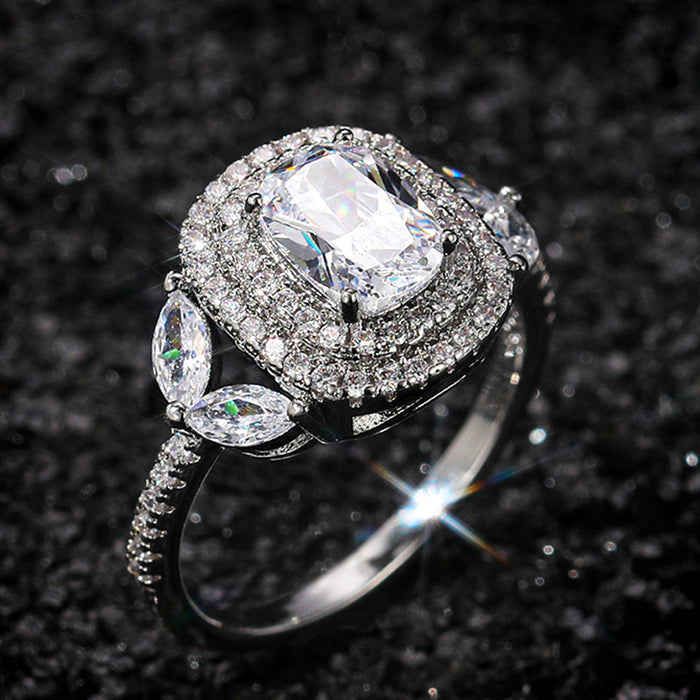 Luxury micro-diamond engagement ring fashionable and elegant zircon ring