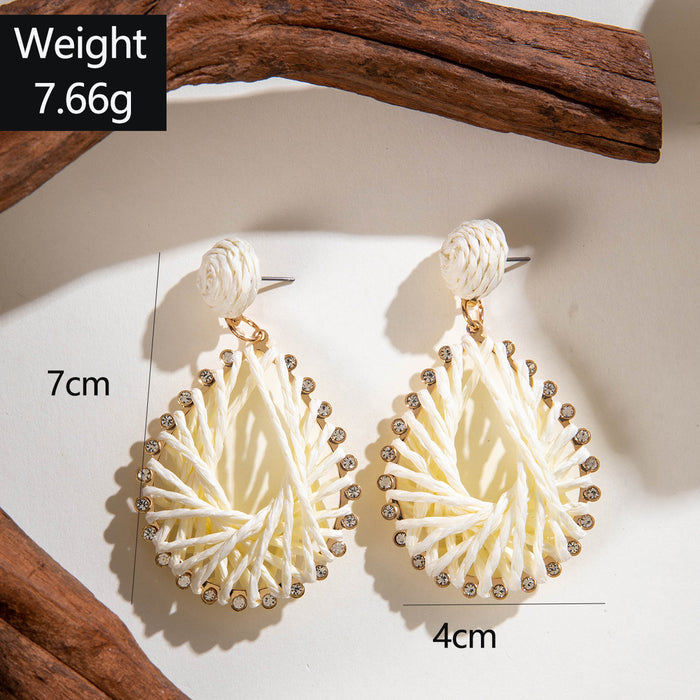 French teardrop-shaped raffia earrings for seaside holiday