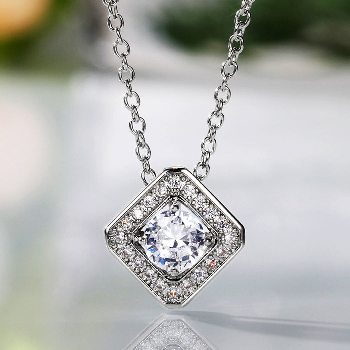 Diamond design clavicle necklace light luxury retro necklace for women