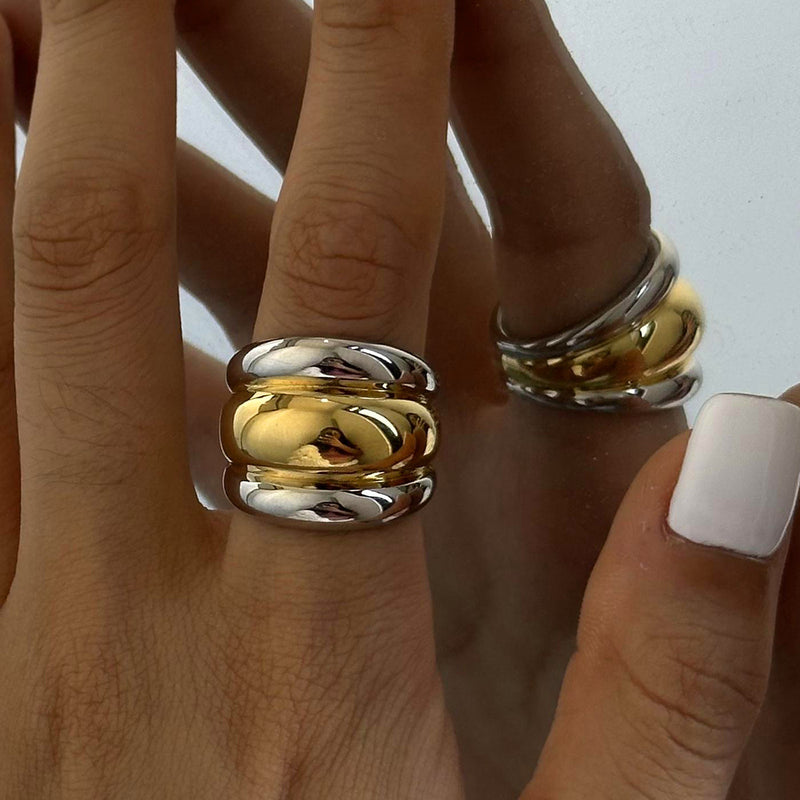 Stainless steel contrast color retaining ring
