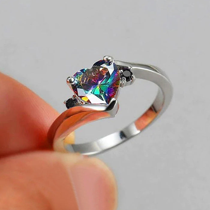 Anillo colorido en forma de corazón Anillo creativo de corazón arcoíris europeo y americano