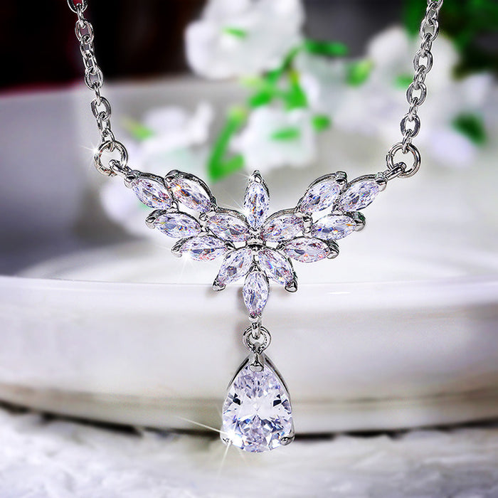 Beautiful teardrop pendant wedding necklace for women