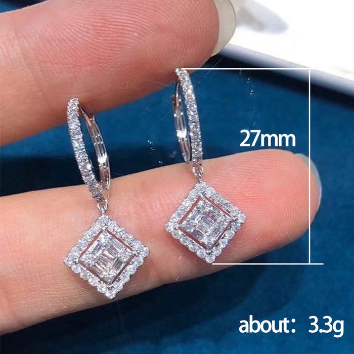 Zircon earrings are versatile, light luxury and niche earrings