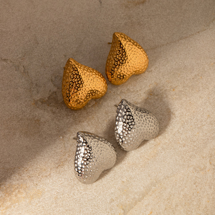 Pendientes de acero inoxidable chapados en oro de 18 quilates con textura de corazón de estilo europeo: joyería de moda para mujeres