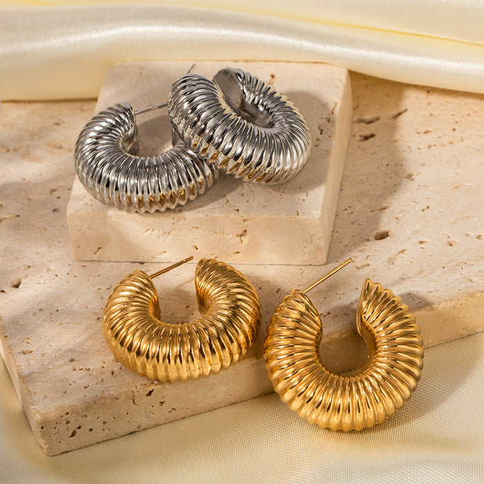 Pendientes de caracol de acero inoxidable de estilo europeo y minimalista: joyas bañadas en oro de 18 quilates para mujer