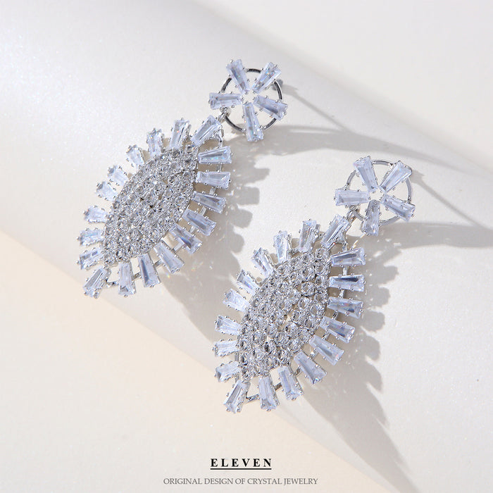 Flower-Shaped Rhinestone Earrings - Sparkling Geometric Dangles for a Chic Look