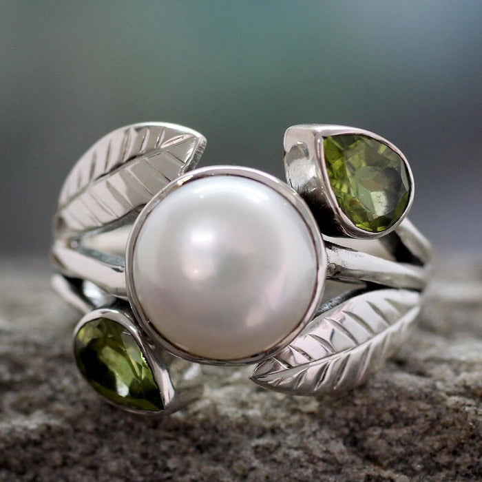 Women's leaf imitation pearl forest ring