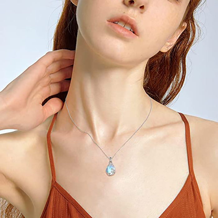 Vintage pattern vine imitation moonstone necklace, trendy pendant necklace