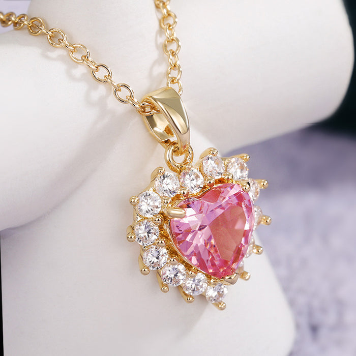 Collar sencillo de circonitas en forma de corazón con diamantes rosas, versátil para mujeres