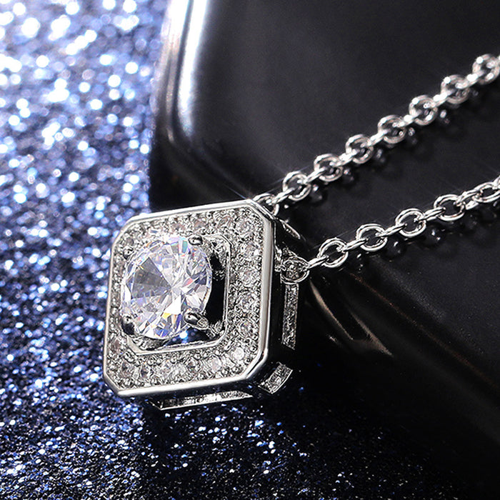 Diamond design clavicle necklace light luxury retro necklace for women