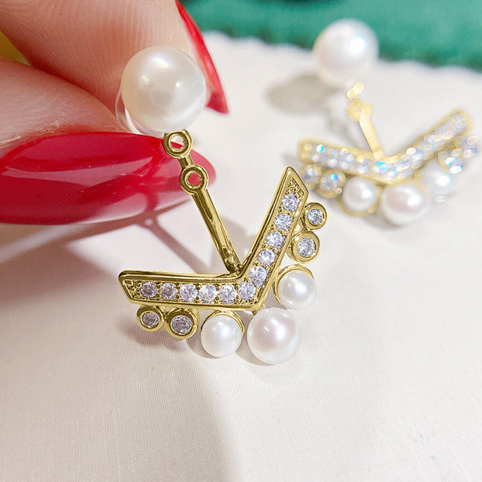 Baroque imitation pearl earrings V-shaped diamond earrings