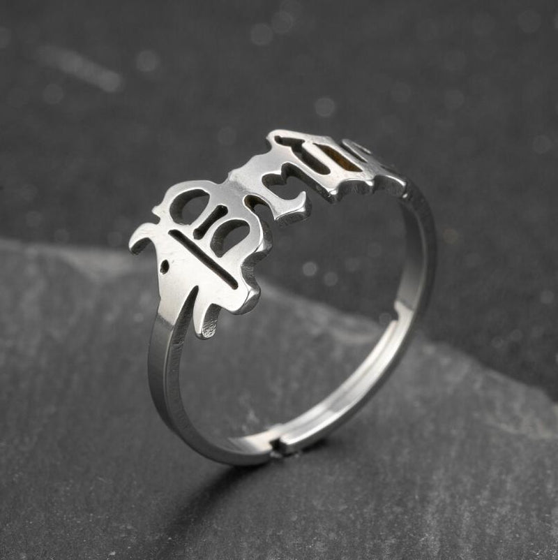 Anillo de acero inoxidable con letras retro, anillo Prince al por mayor