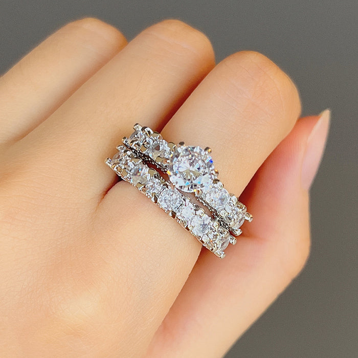 Anillo de pareja con ocho corazones y ocho flechas y circonitas cúbicas y diamantes