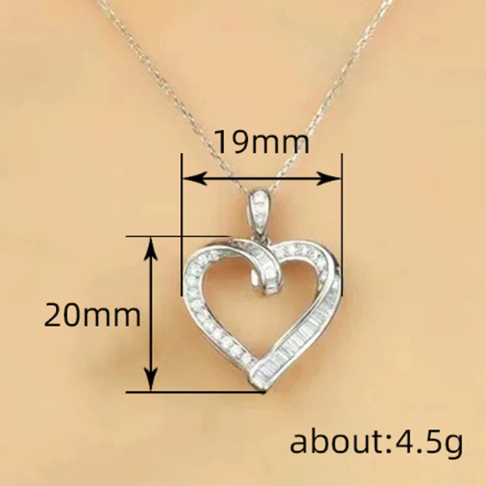 Heart-shaped hollow pendant necklace fashionable and versatile clavicle chain