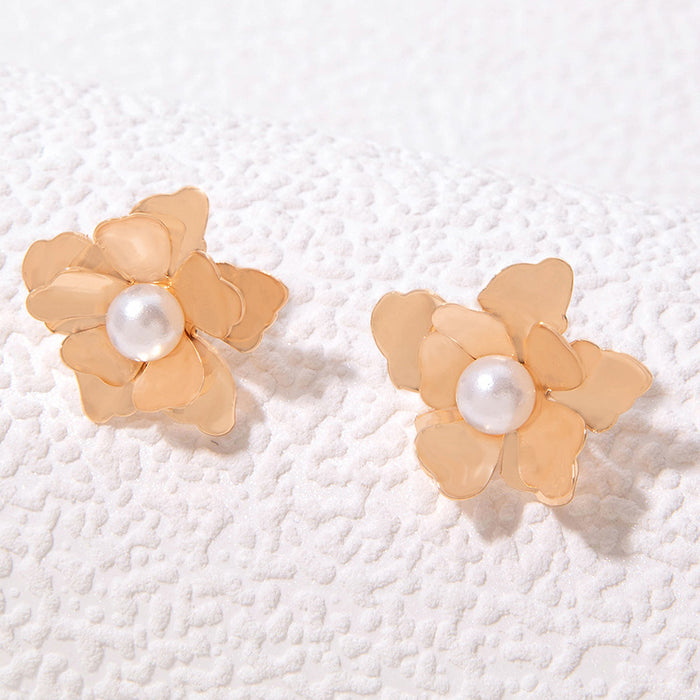 Small golden flower earrings, five-leaf clover, mini simple ear bone studs