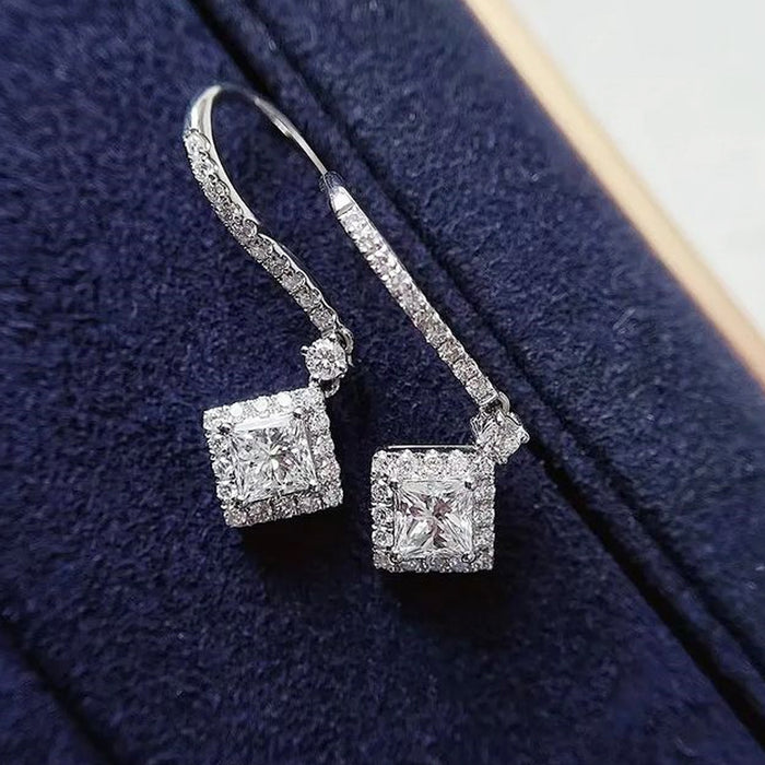 Pendientes de circonitas en forma de diamante