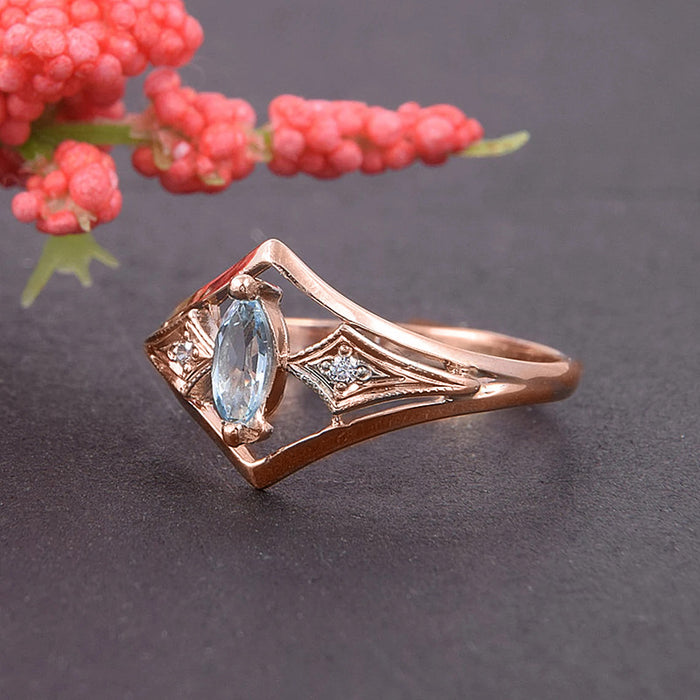 Anillo de compromiso de moda con diseño de estrella de cinco puntas y micropavé