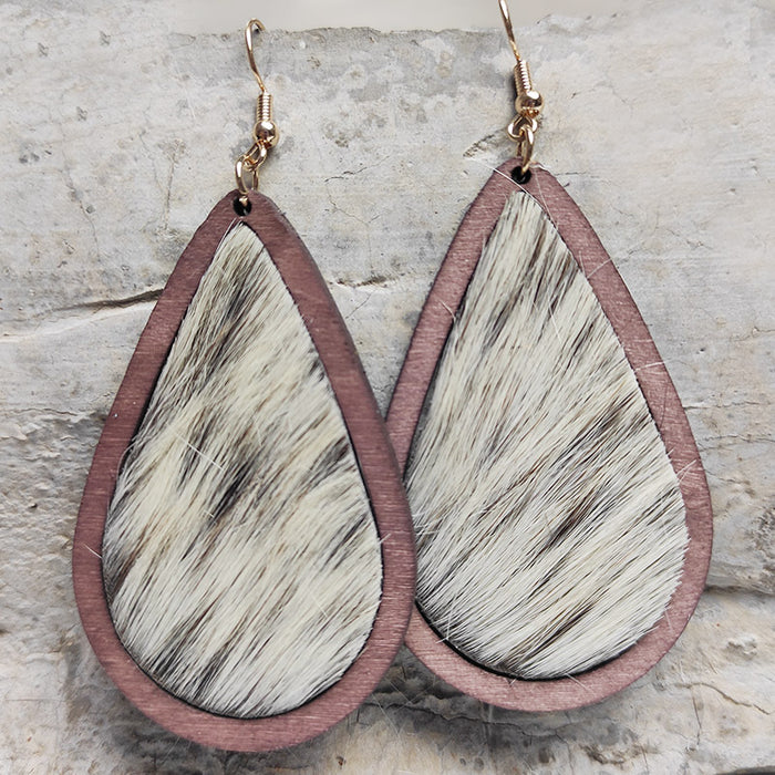 Water drop type wooden earrings