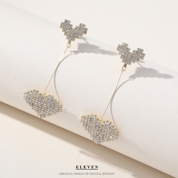 Pendientes de diamantes de imitación en forma de corazón: elegantes joyas de diseño para fiestas