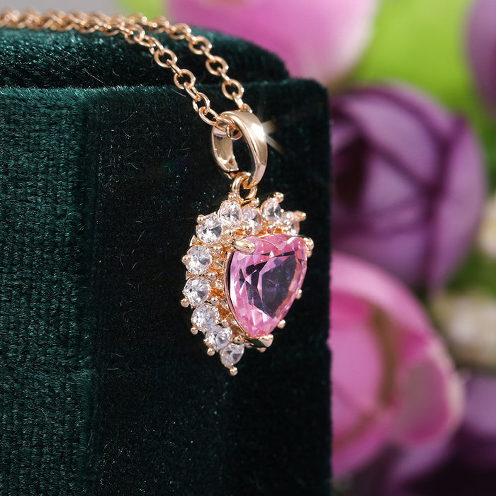 Collar sencillo de circonitas en forma de corazón con diamantes rosas, versátil para mujeres