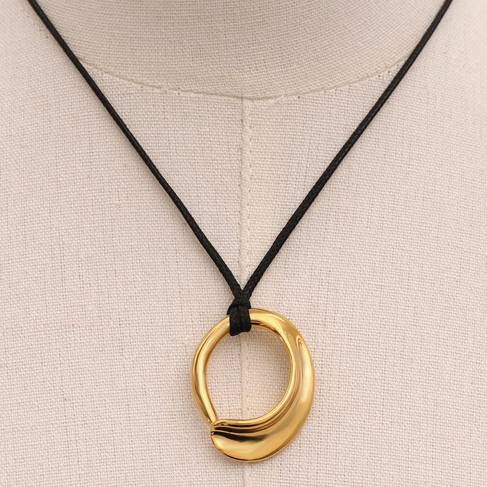 Hollow pendant necklace, European and American irregular simple collar versatile design