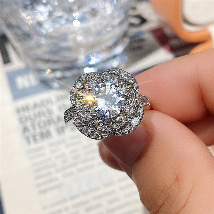 Vintage Flower Zircon Round Diamond Ring