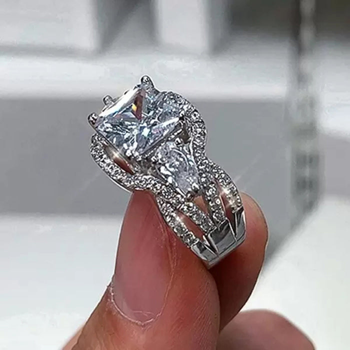 Anillo de diamantes cuadrados de princesa de nuevo estilo con incrustaciones de circonitas europeas y americanas para mujer