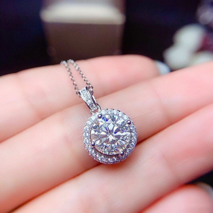 Round Imitation Moissanite Pendant Light Luxury Necklace