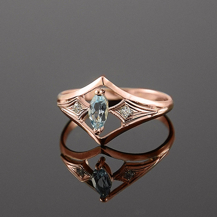 Anillo de compromiso de moda con diseño de estrella de cinco puntas y micropavé