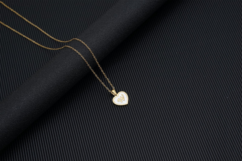 European and American 18K gold heart clavicle necklace, mother-of-pearl pendant letter necklace