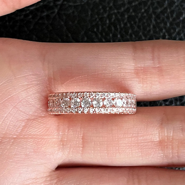 Anillo de boda clásico para mujer con circonita de tres capas