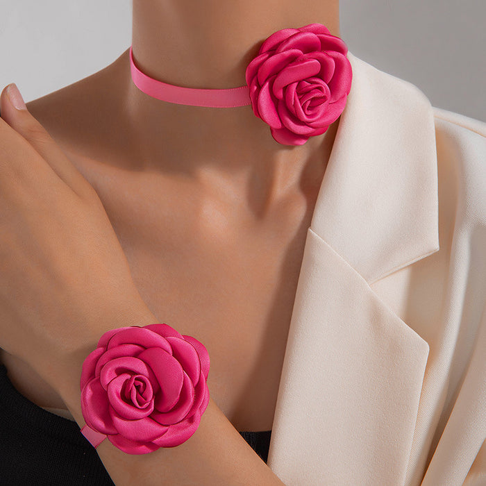 Elegant Chanel-style three-dimensional fabric flower choker